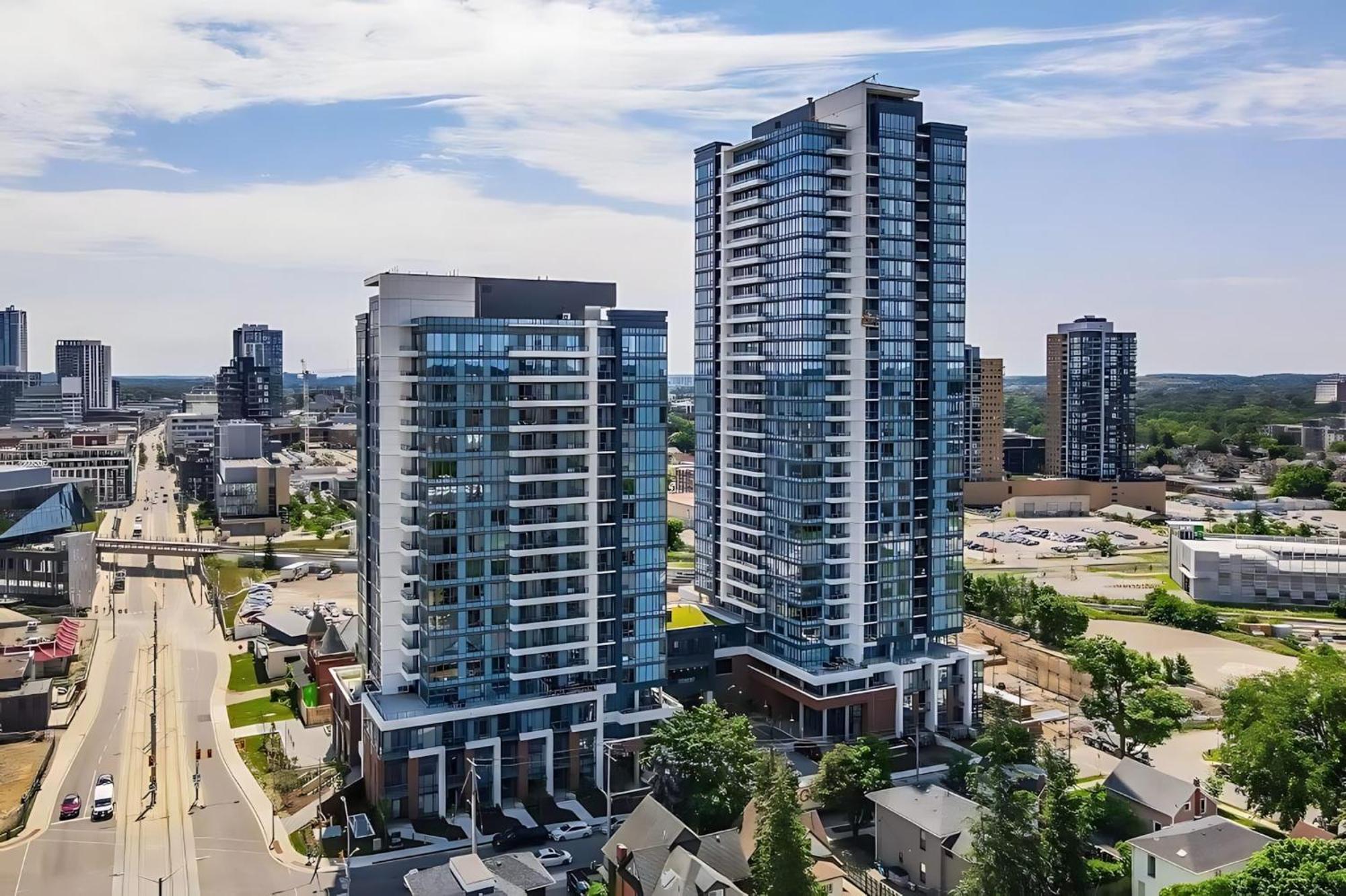 Luxury 1Br King Bed Unit - Private Balcony Apartment Kitchener Exterior photo